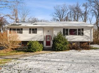 670 Canistear Rd, Highland Lakes, NJ 07422