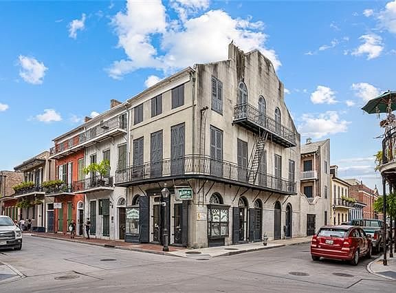 2nd image of 841 Bourbon St #2