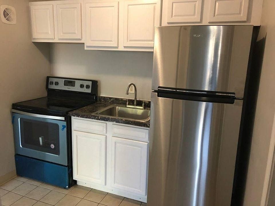 2nd image of 7919 Lake Ave #203