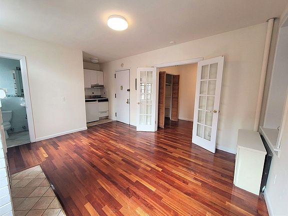 3rd image of 233 W 4th St APT 5