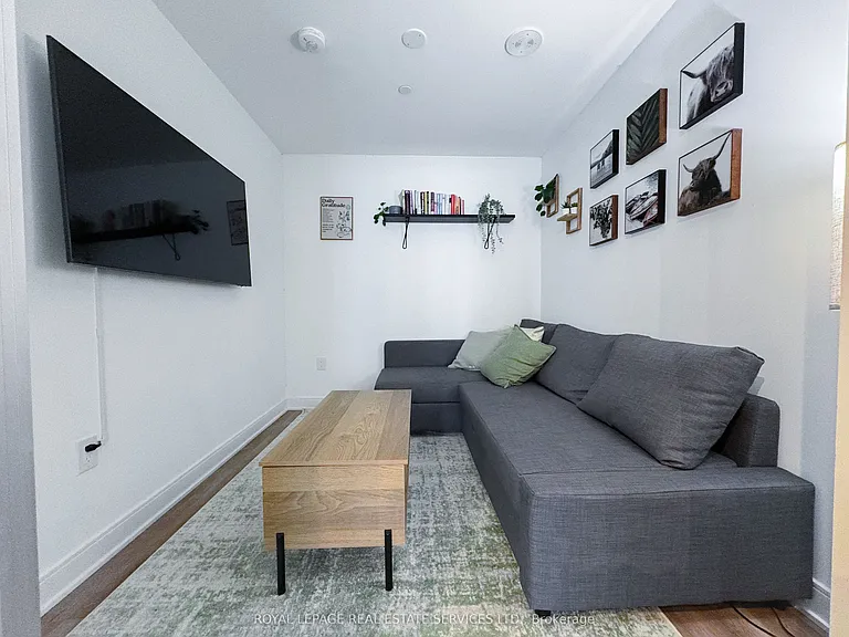 86 Dundas St E #1312 — Photo 16