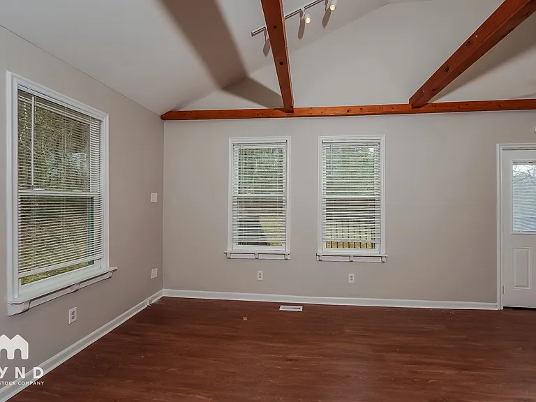 6538 Mountain Heights Rd — Photo 13