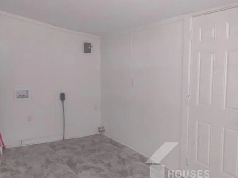 130 Ellison St — Photo 14