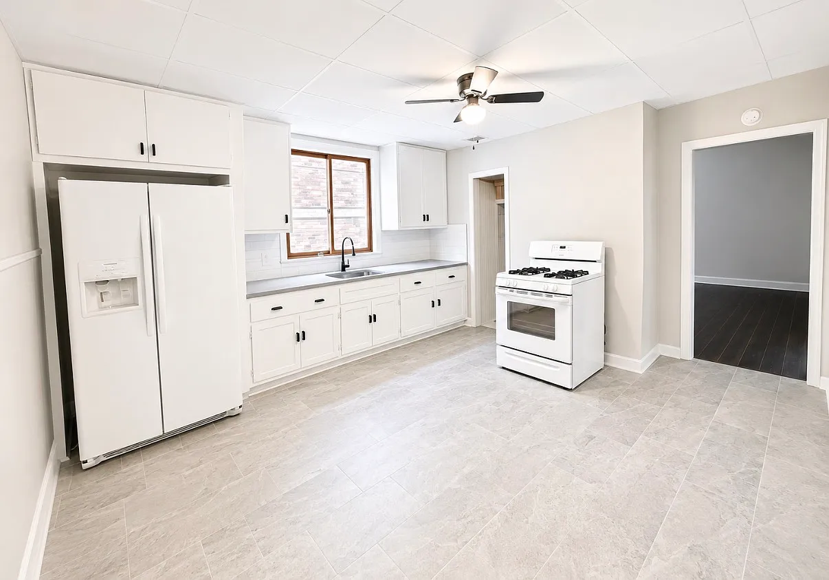 2 bed, 850 sqft, $1,095 — Photo 1