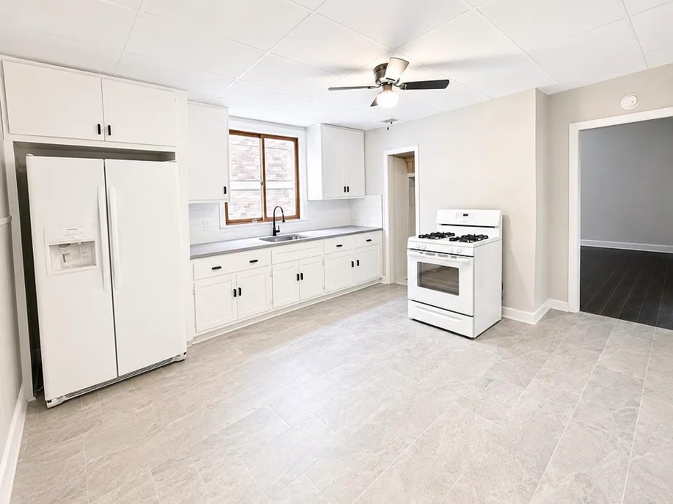 42 Peoria Ave #1