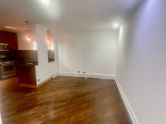 3rd image of 7306 N Winchester Ave APT 205