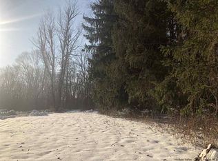 Quaker St, Wallkill, NY 12589