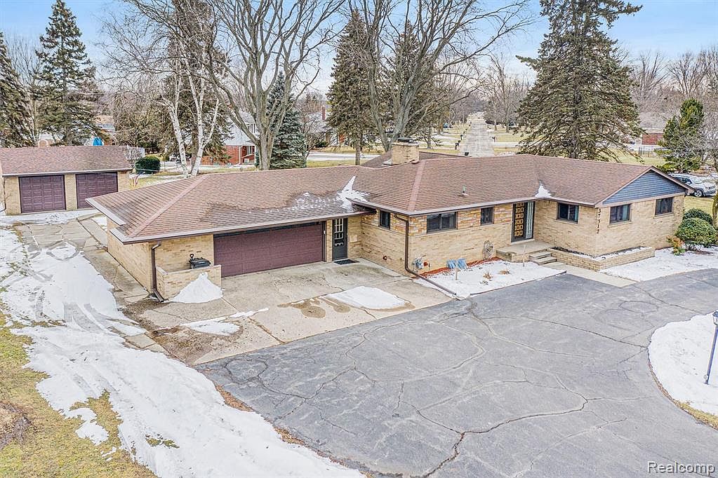 37312 Moravian Dr, Clinton Township, MI 48036 Zillow