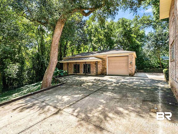 3rd image of 606 Fairhope Ave
