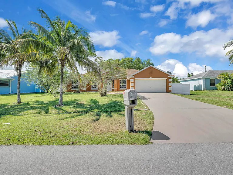 5075 NW Egret Ave — Photo 4