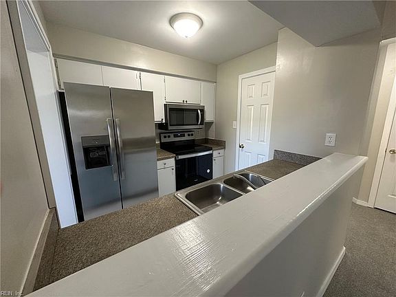 4th image of 528 Lanier Cres