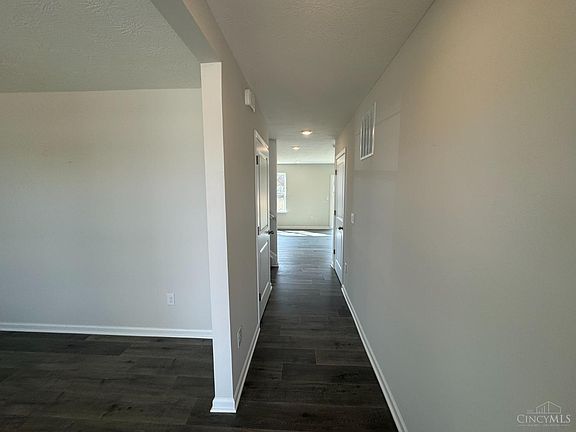 5th image of 125 Ashburn Way
