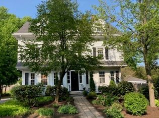 12 Appleby Rd #2L, Wellesley, MA 02482