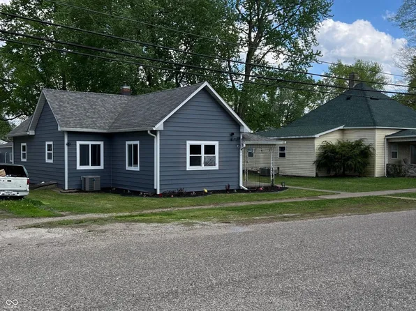 734 S 6th St, Clinton, IN 47842