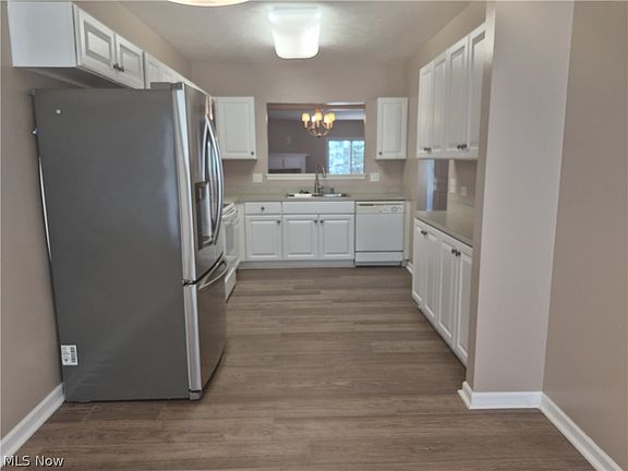 3rd image of 1077 Cookhill Cir