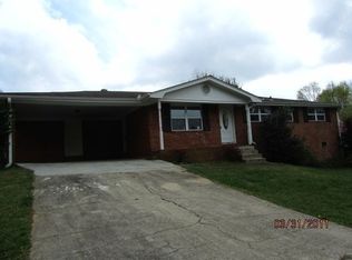 106 Leigh Ln, Carrollton, GA 30117