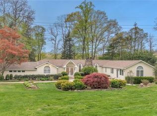 8 Topland Rd, Hartsdale, NY 10530