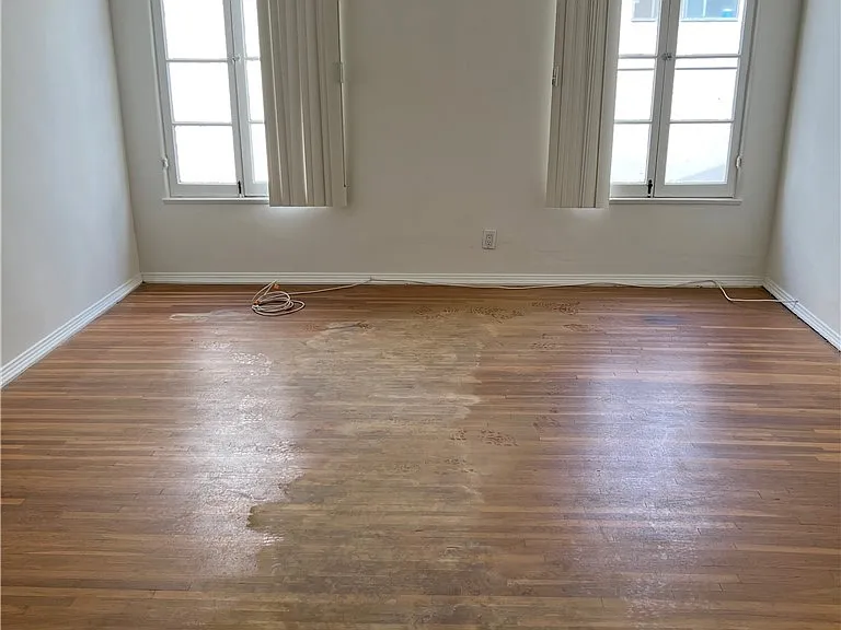 425 S Palm Dr — Photo 21