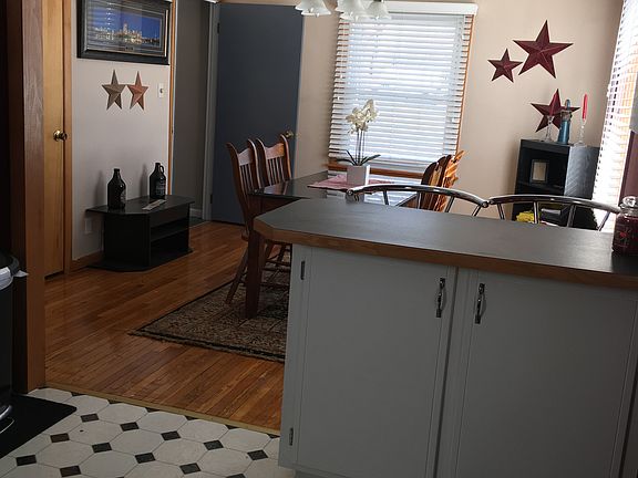 2nd image of 12 Collins Ave
