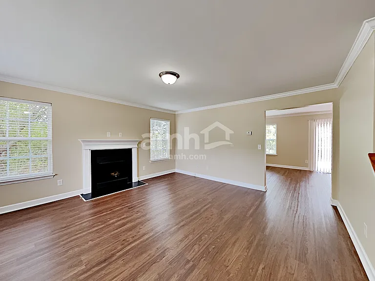 982 Acadia Ct — Photo 6