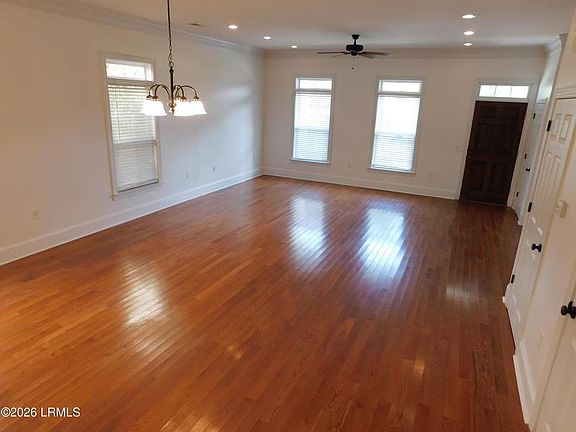 4th image of 905 12th St