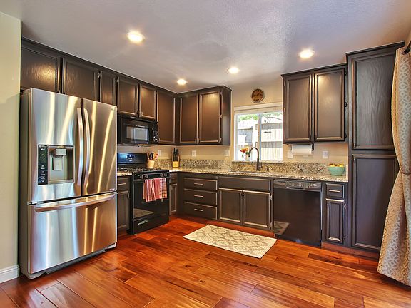 5th image of 6301 Emerald Dr