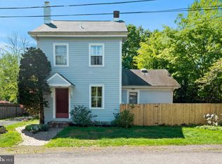 17 2nd St, Erwinna, PA 18920