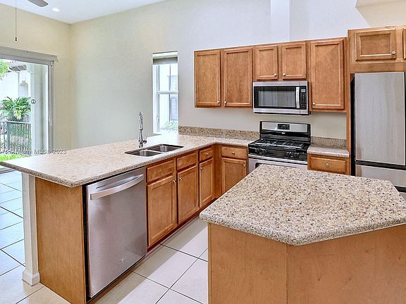 5th image of 12450 NW 33rd St