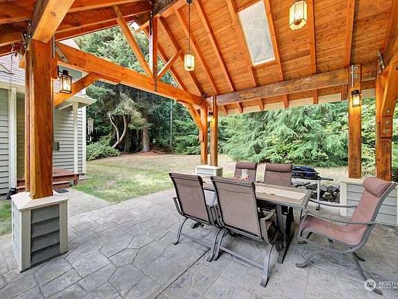 5th image of 472 NE Oyster Point Drive