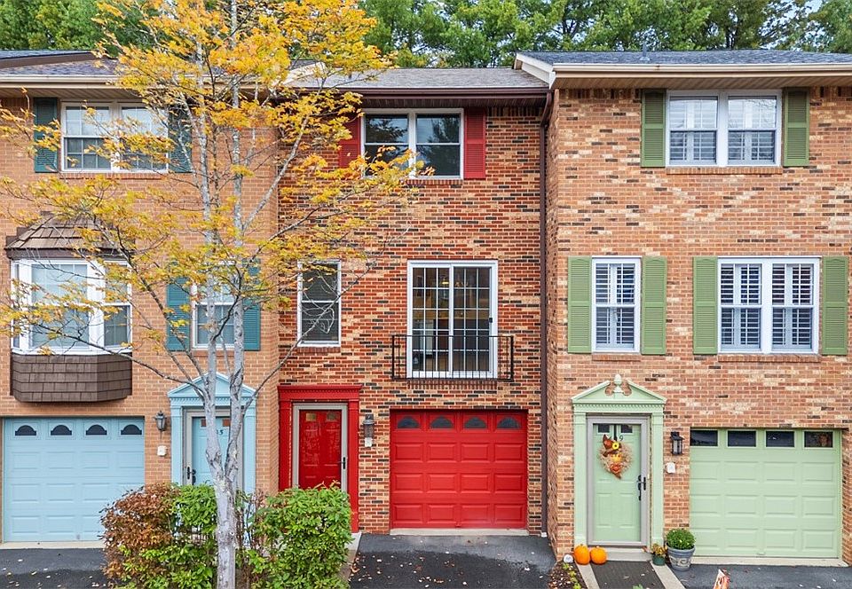 1st image of 407 Westchester Cmns