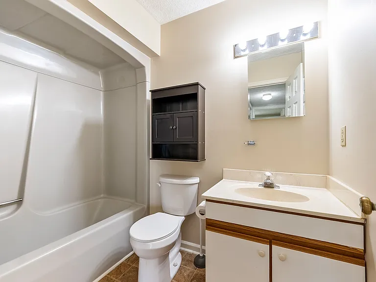 1300 Cedar Ridge Dr #K — Photo 8