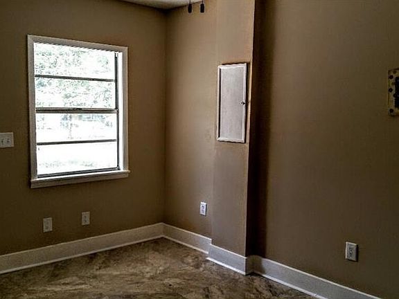 5th image of 14840 College View Dr