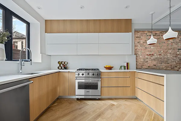 Sold by Compass | media 4