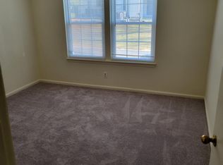 1 Pickering Ct APT 102, Germantown, MD 20874