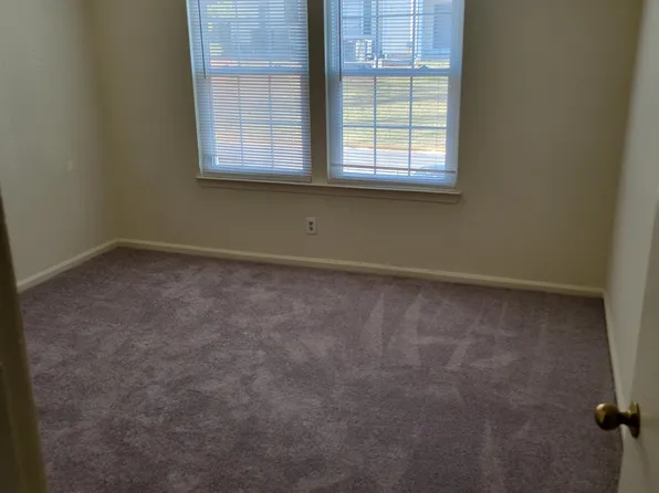 1 Pickering Ct, Germantown, MD