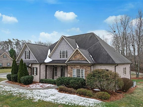 2nd image of 8925 Grove Park Dr