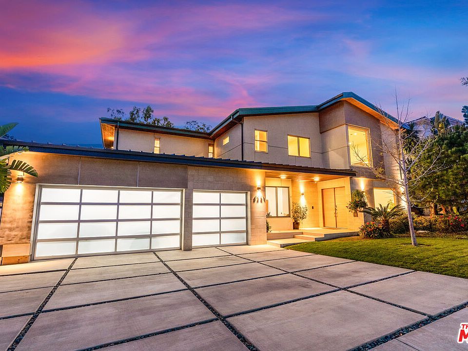 2nd image of 8221 Tuscany Ave