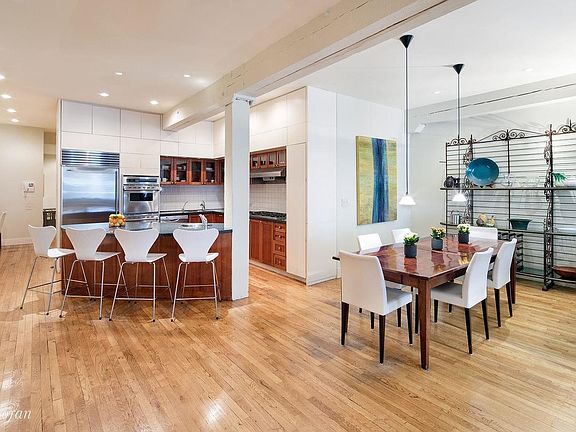 2nd image of 603 Washington St #4B