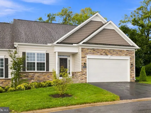 12928 Hawkins Cir, Hagerstown, MD 21742