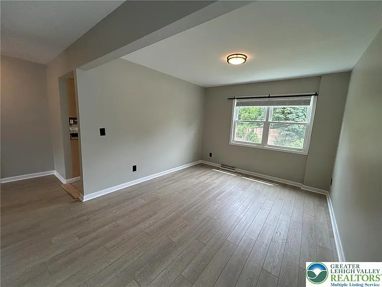 226 Vista Dr — Photo 4