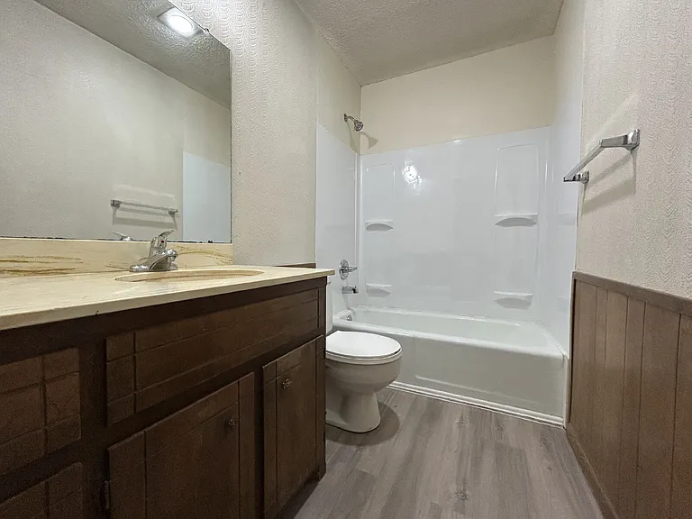 4303 52nd St #B — Photo 11