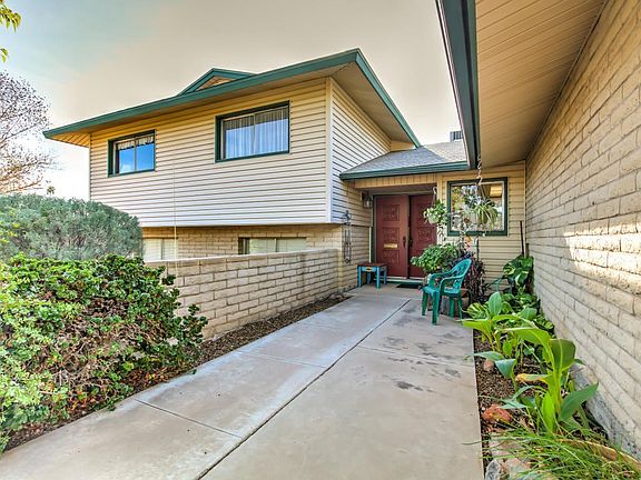 1327 E Carter Dr-5