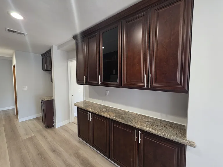 10303 Arminta St — Photo 17