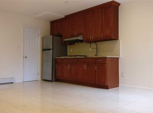 6118 155th St FL 1ST, Flushing, NY 11367