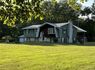 729 Mosser Rd, Breinigsville, PA 18031