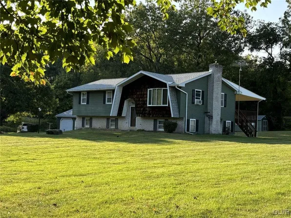 729 Mosser Rd, Breinigsville, PA 18031