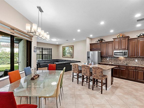5th image of 4060 NW 87th Avenue