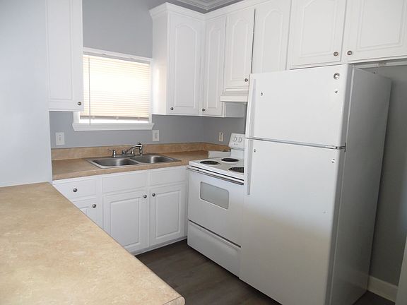 3rd image of 1421-1423 Numa St