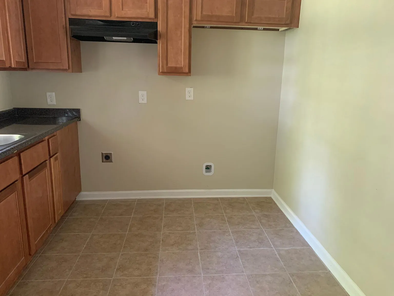 1423 Oberle Ave — Photo 3