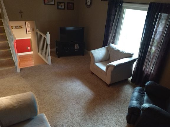 2nd image of 14431 Eastbourne St